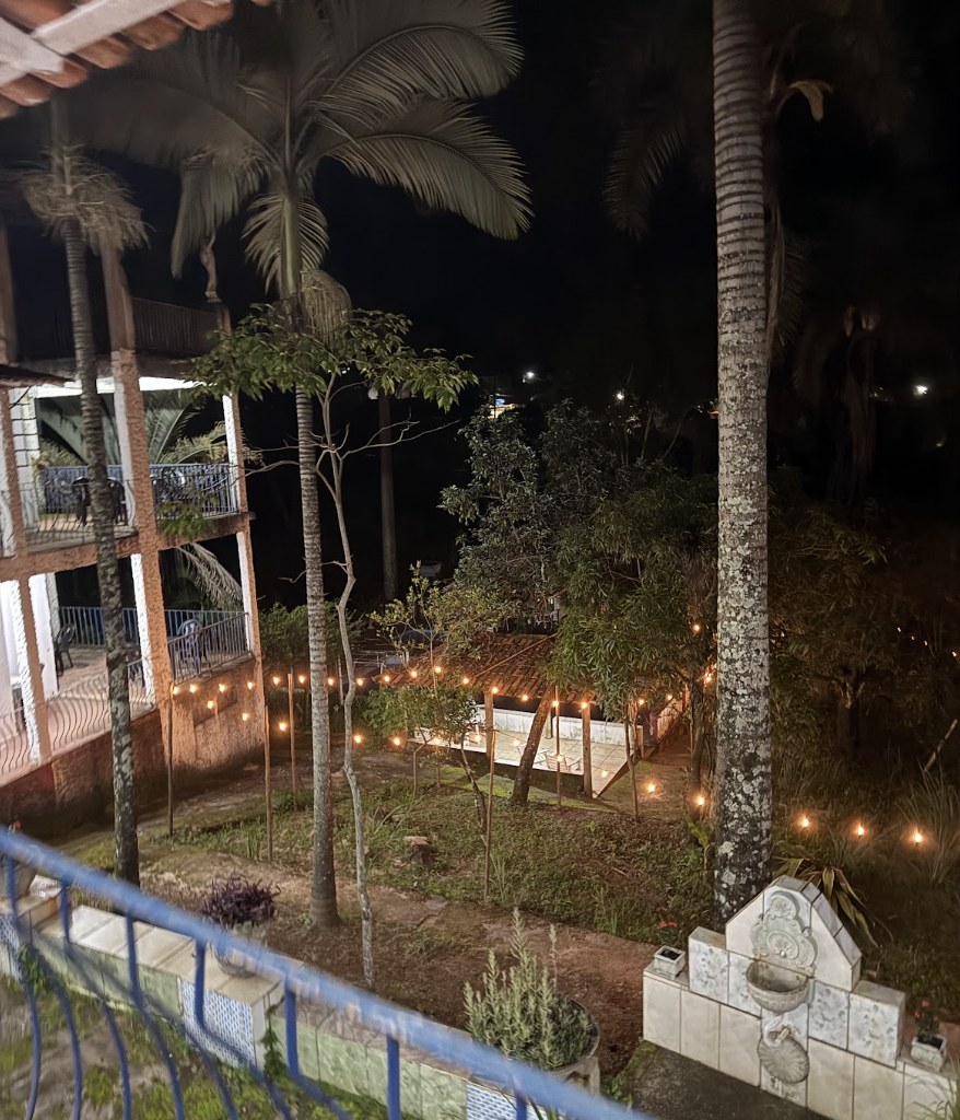 Pousada das Cores à Noite